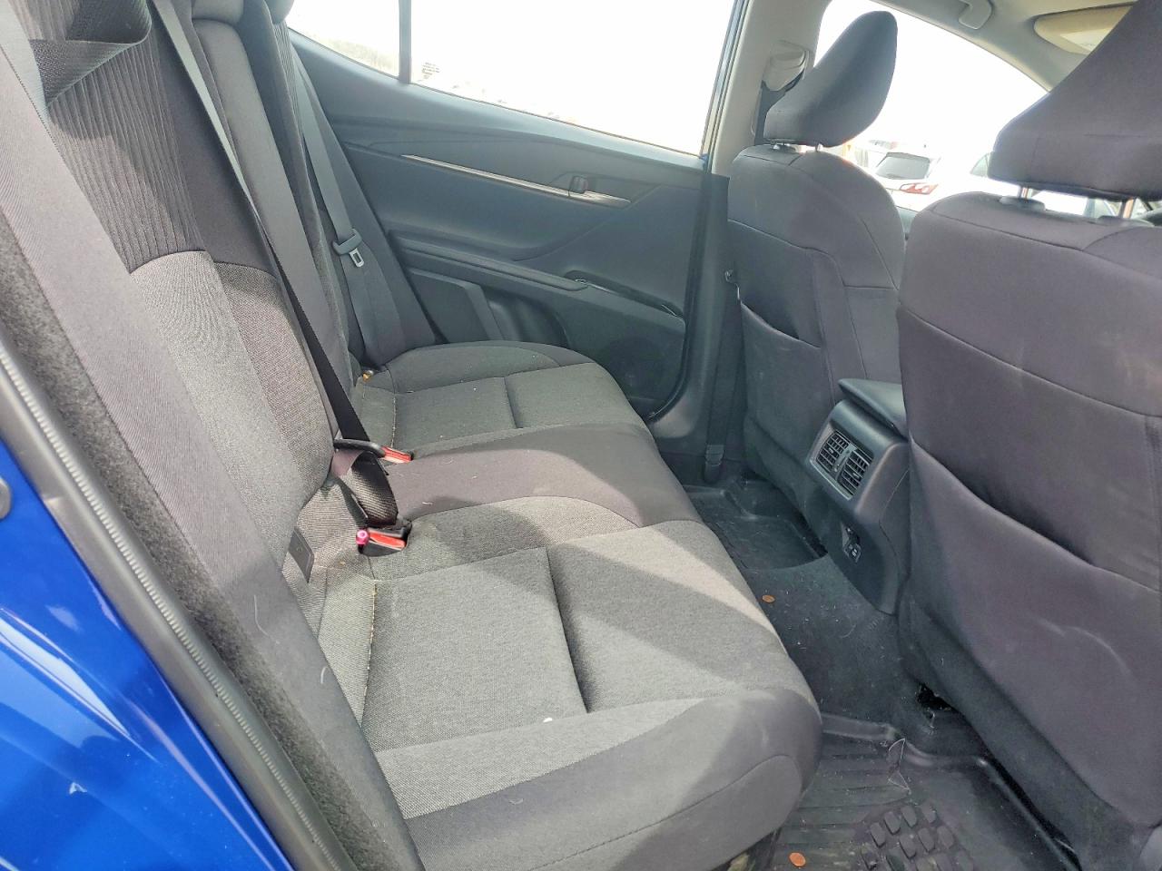 2025 TOYOTA CAMRY LE photo 10