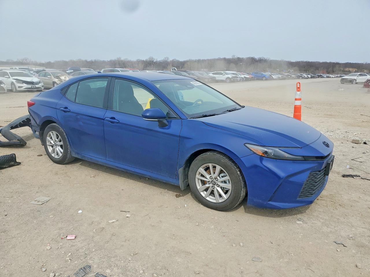 2025 TOYOTA CAMRY LE photo 4