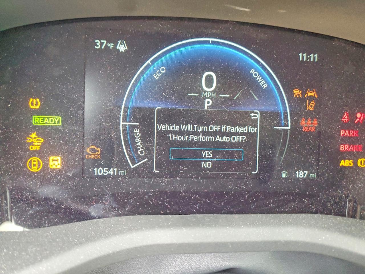 2025 TOYOTA CAMRY LE photo 9