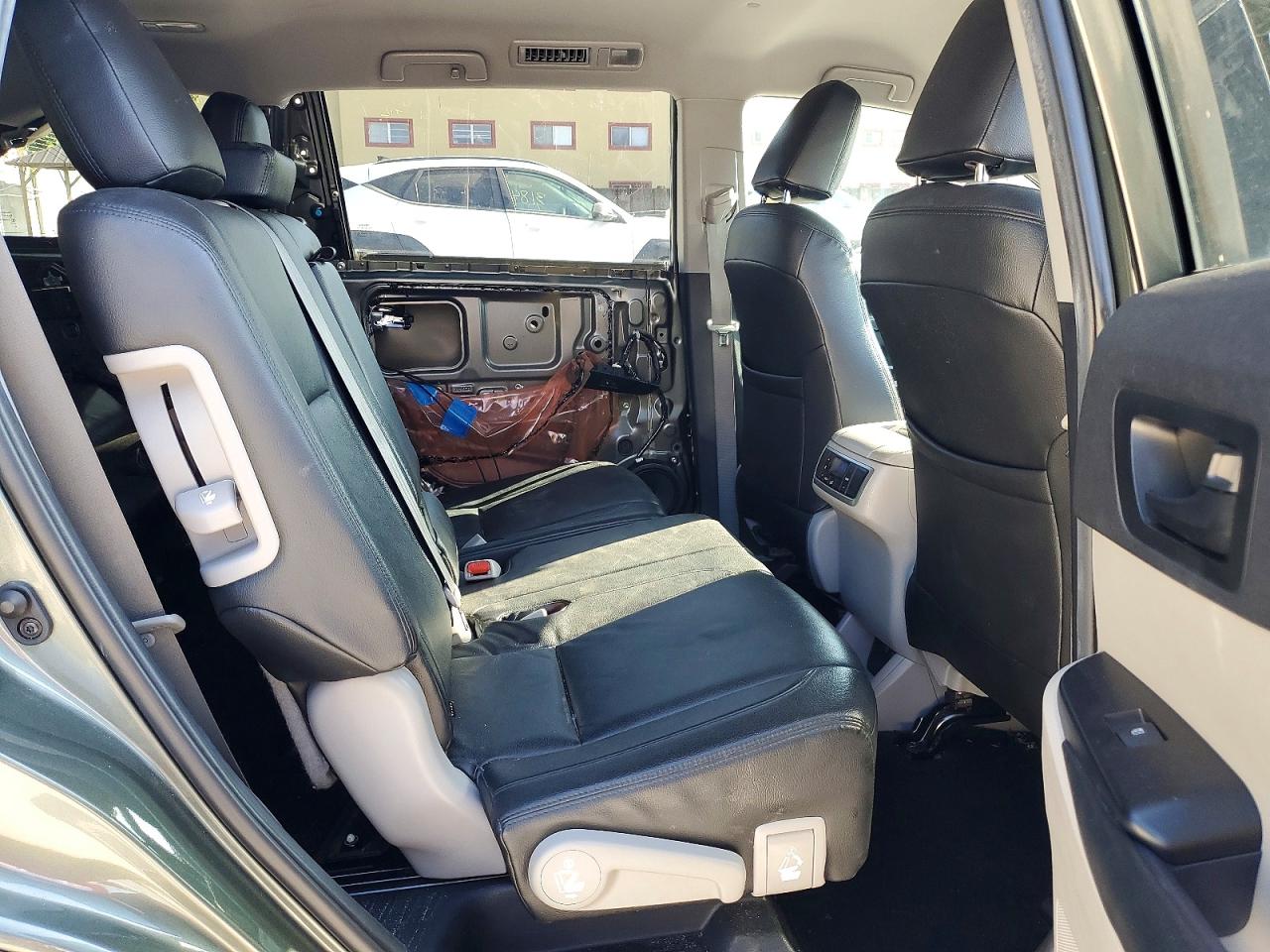 2019 TOYOTA HIGHLANDER LE photo 11