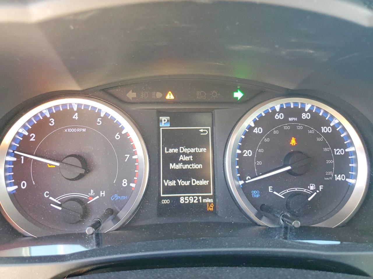 2019 TOYOTA HIGHLANDER LE photo 9