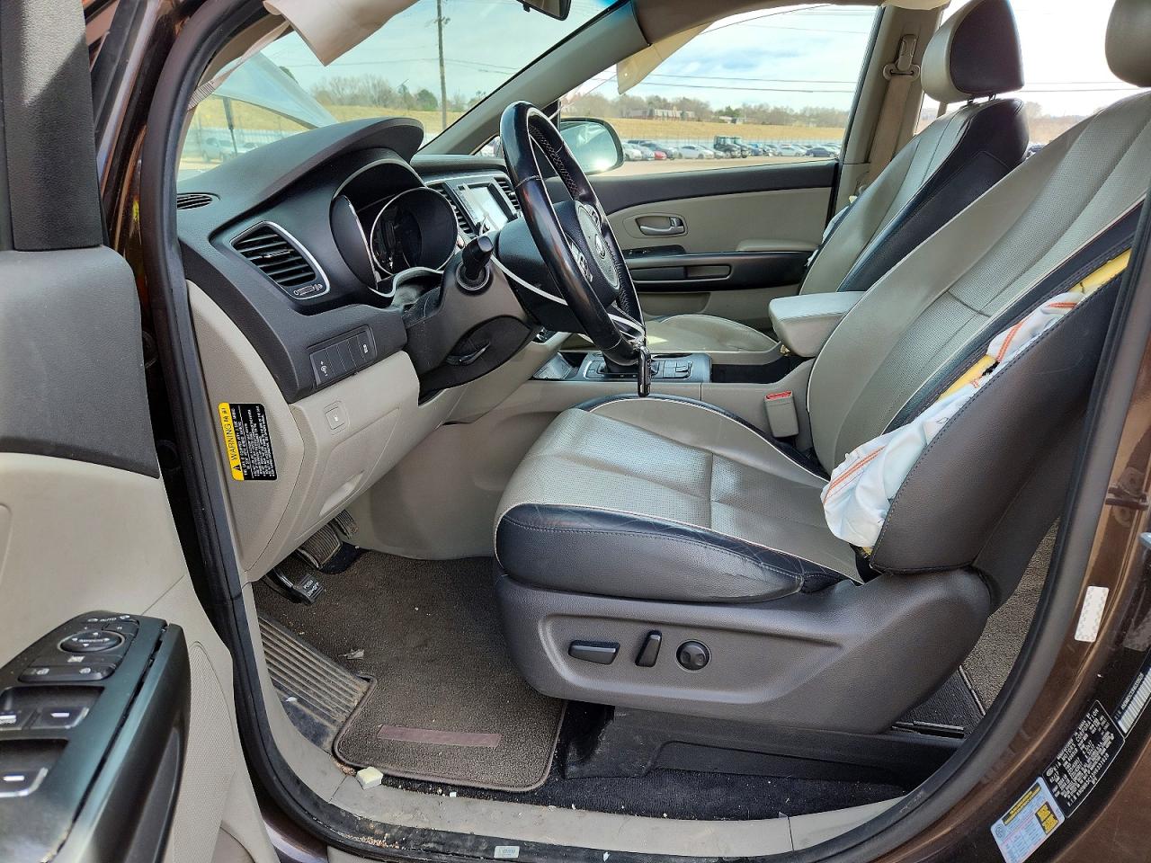 2017 KIA SEDONA LX photo 7