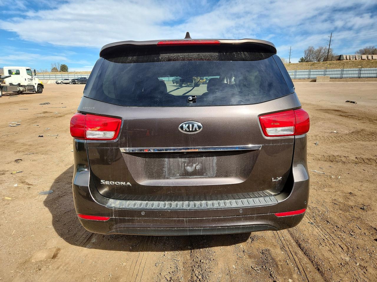 2017 KIA SEDONA LX photo 6