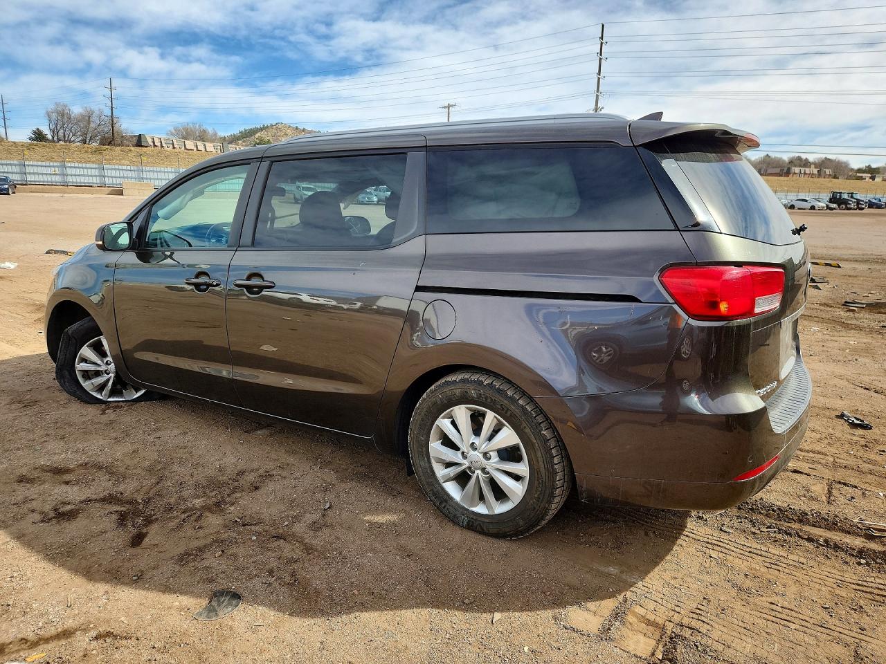 2017 KIA SEDONA LX photo 2