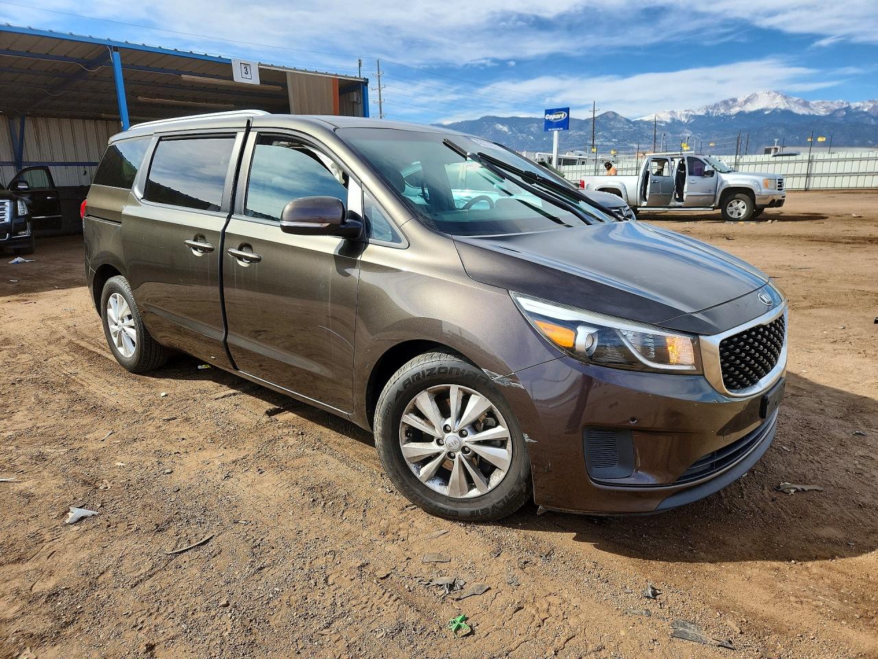 2017 KIA SEDONA LX photo 4