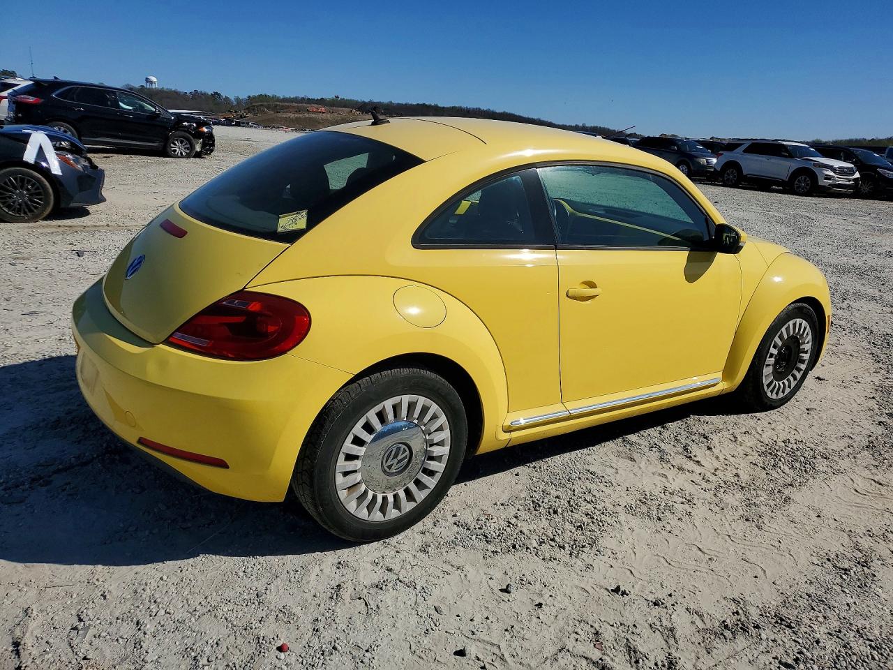 2013 VOLKSWAGEN BEETLE photo 3