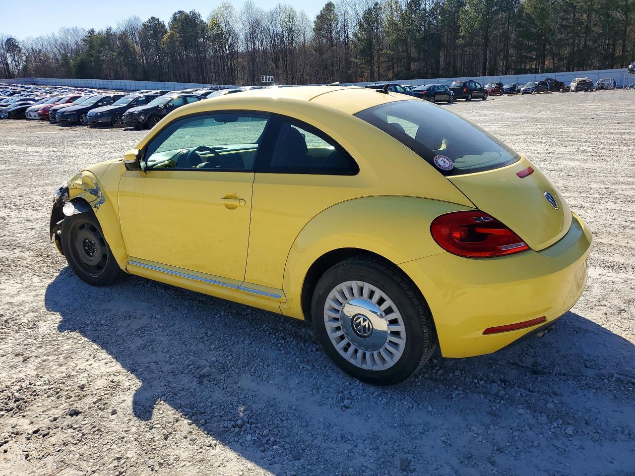 2013 VOLKSWAGEN BEETLE photo 2