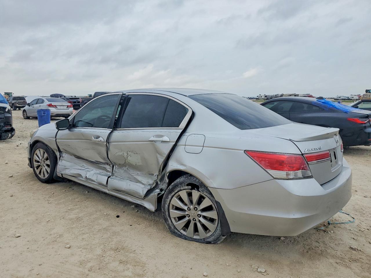 2012 HONDA ACCORD SE photo 2