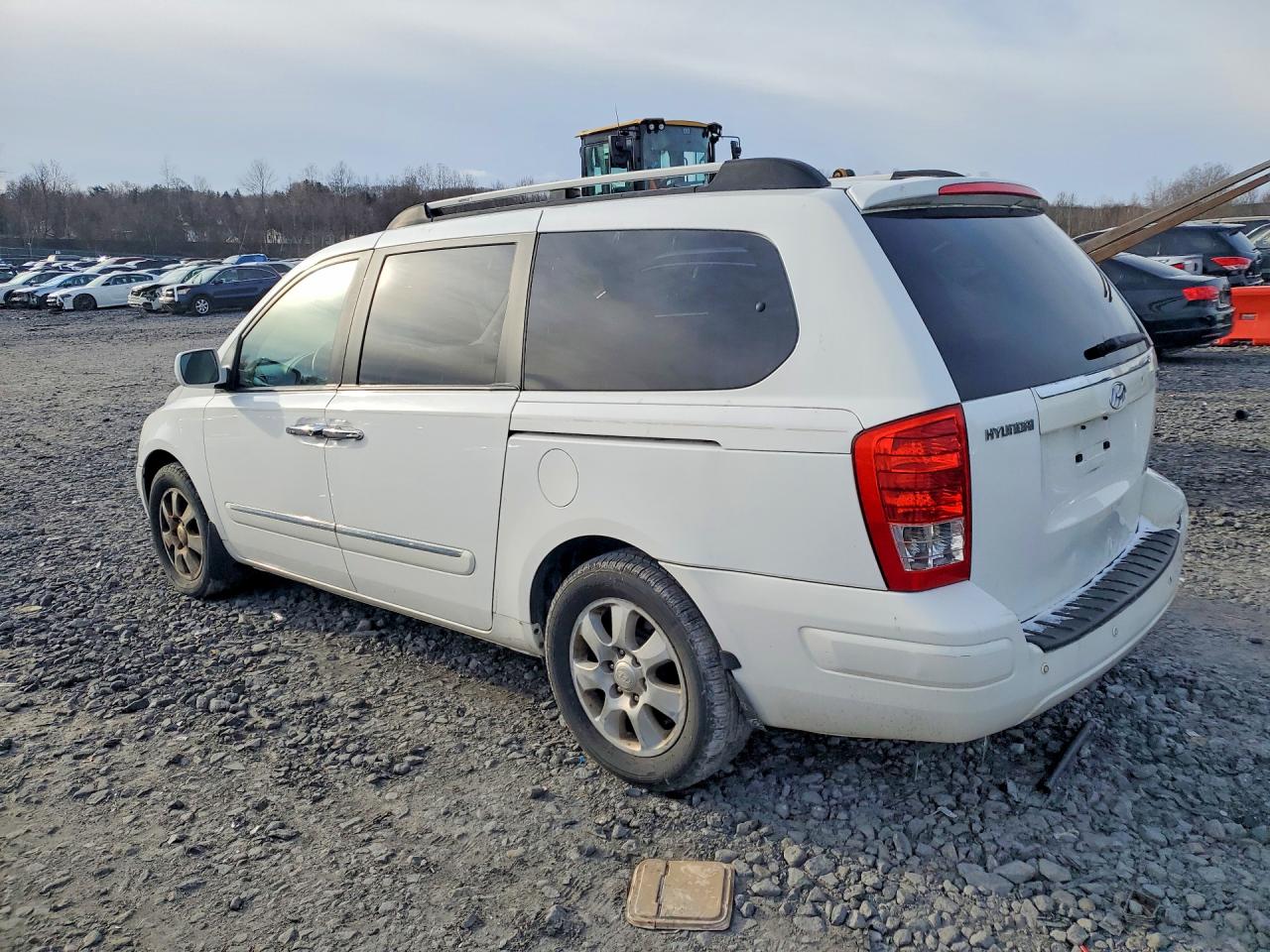 2008 HYUNDAI ENTOURAGE GLS photo 2