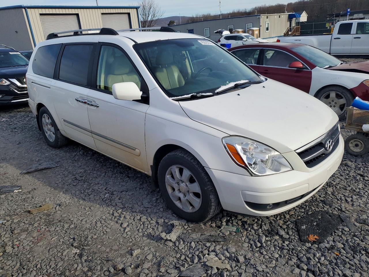 2008 HYUNDAI ENTOURAGE GLS photo 4