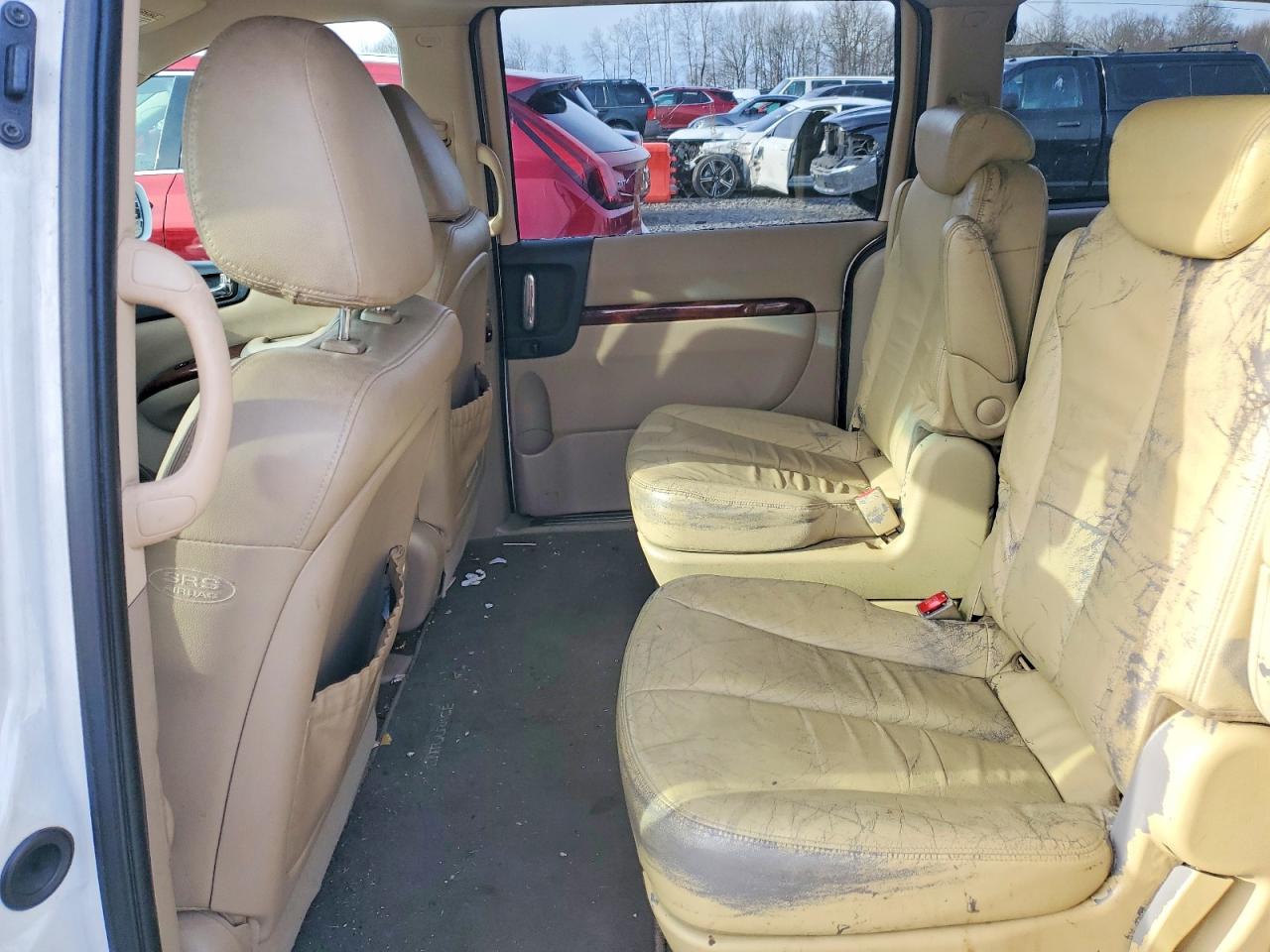 2008 HYUNDAI ENTOURAGE GLS photo 11