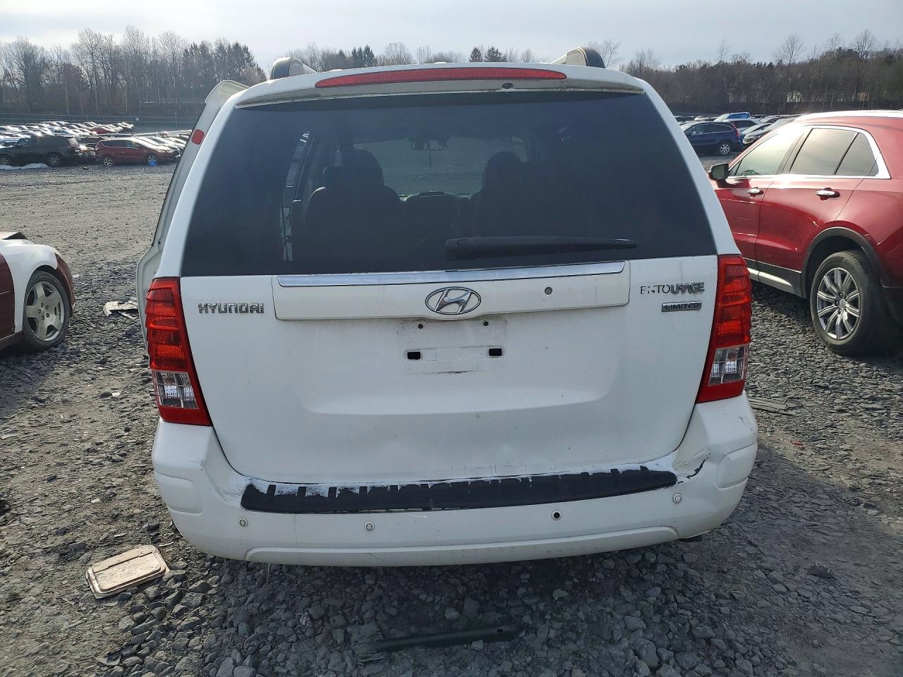 2008 HYUNDAI ENTOURAGE GLS photo 6
