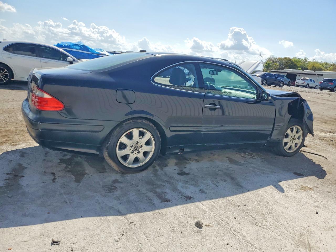 2001 MERCEDES-BENZ CLK 320 photo 5