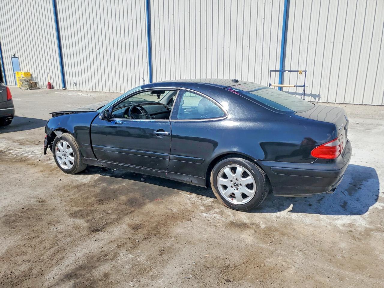 2001 MERCEDES-BENZ CLK 320 photo 3