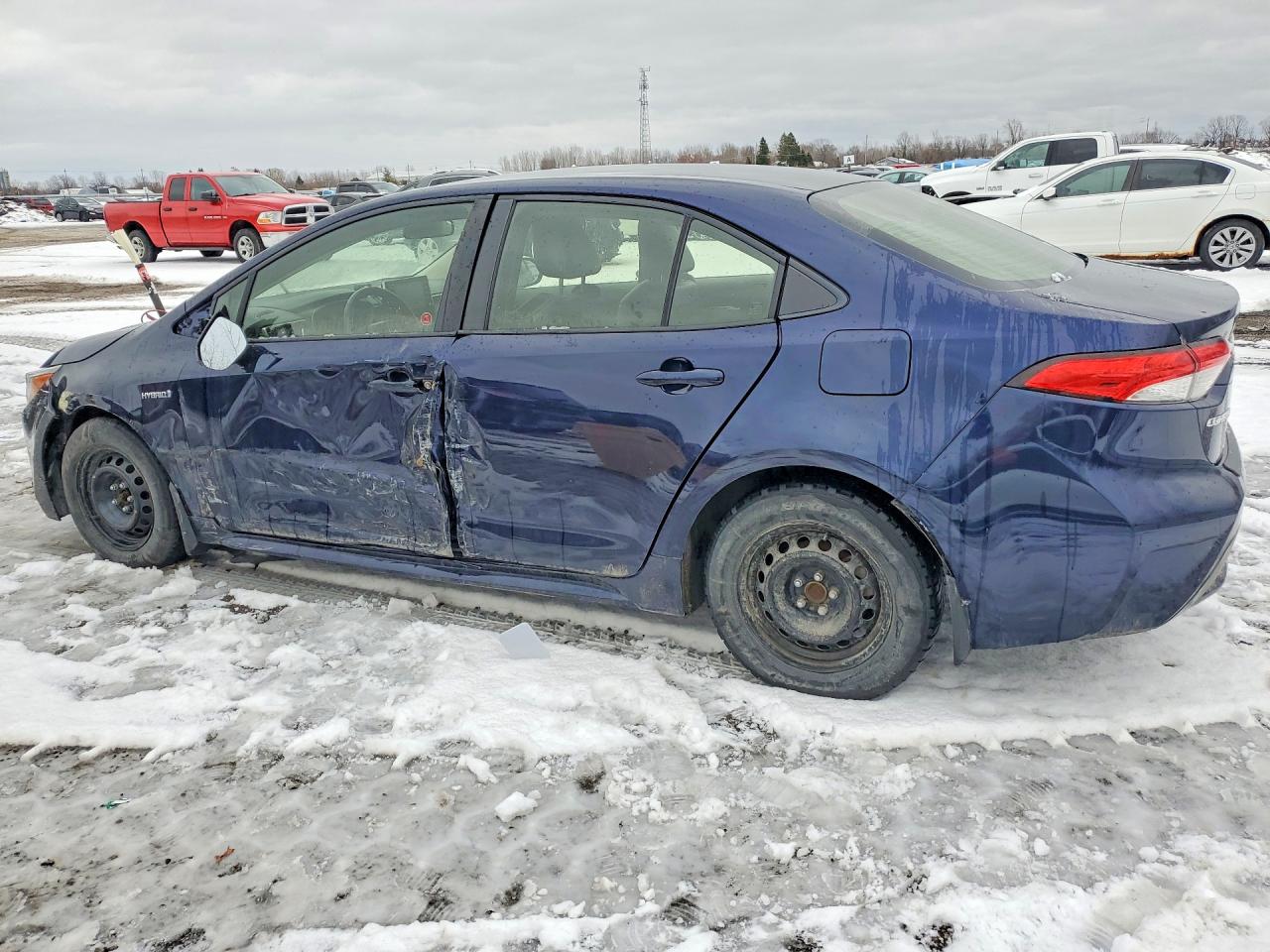 2021 TOYOTA COROLLA photo 3