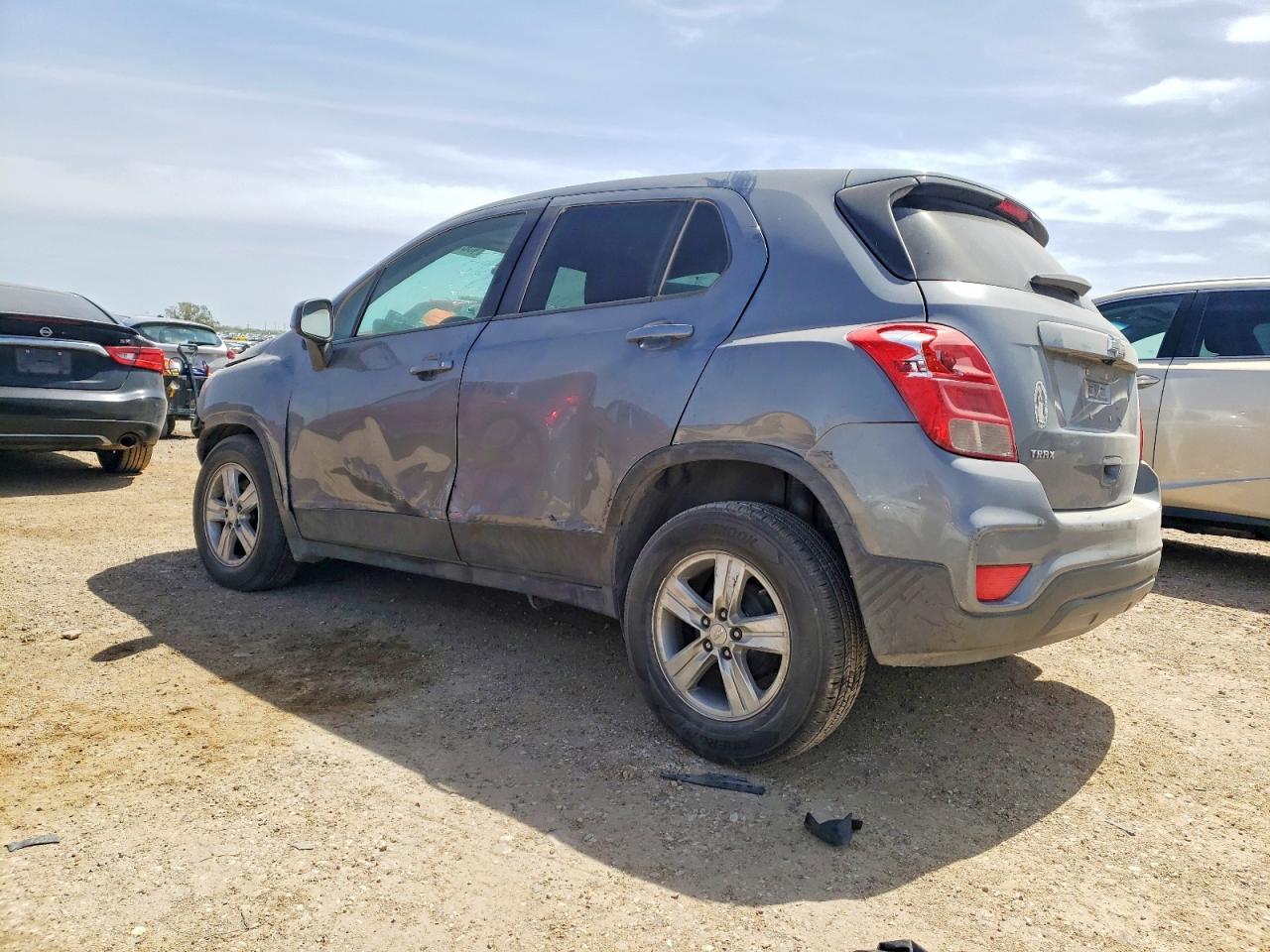 2020 CHEVROLET TRAX LS photo 4
