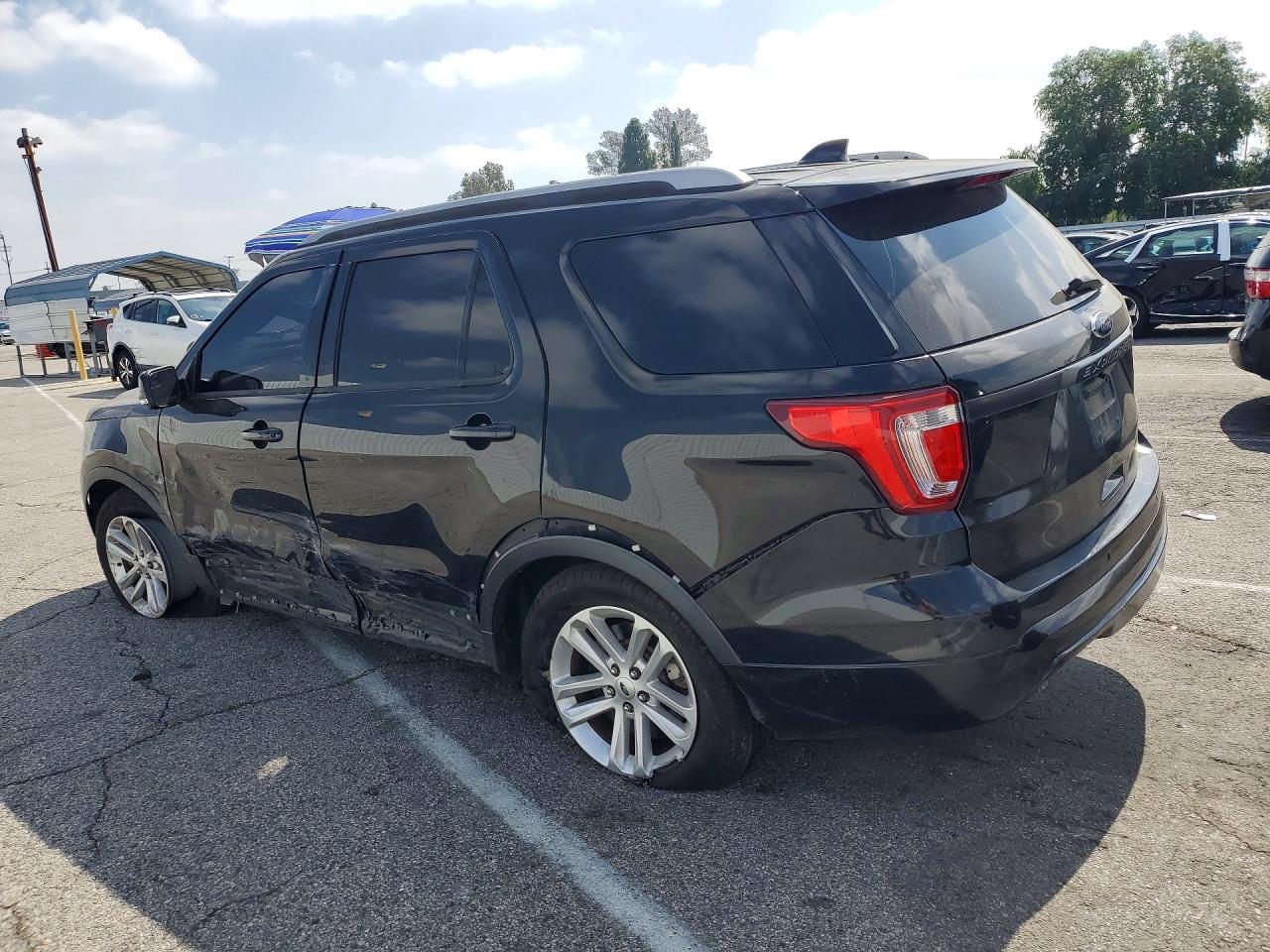 2016 FORD EXPLORER XLT photo 3