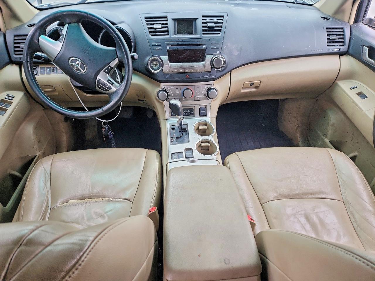2012 TOYOTA HIGHLANDER SE photo 8