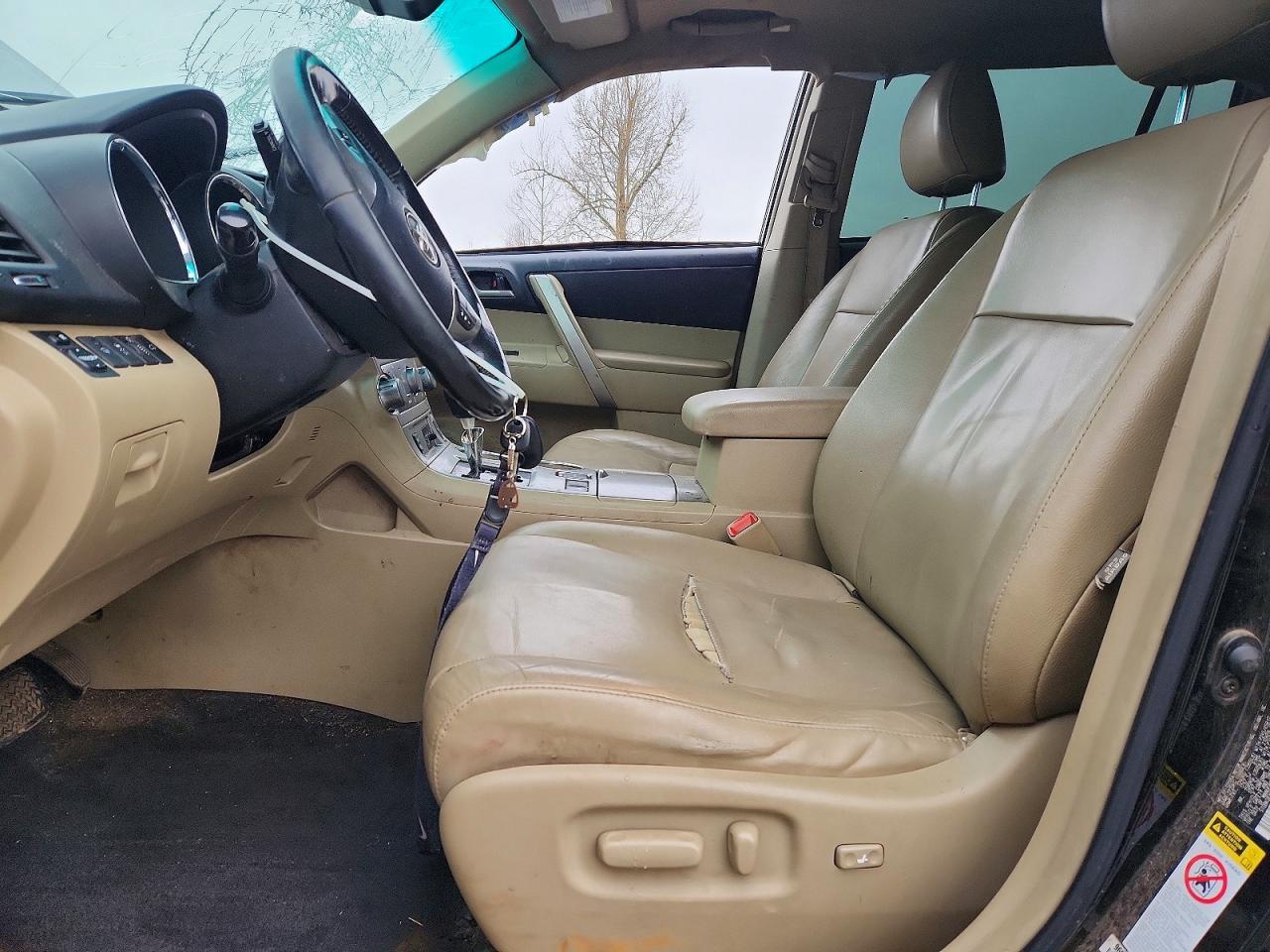 2012 TOYOTA HIGHLANDER SE photo 7