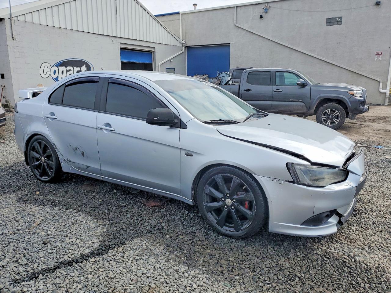 2013 MITSUBISHI LANCER GT photo 4