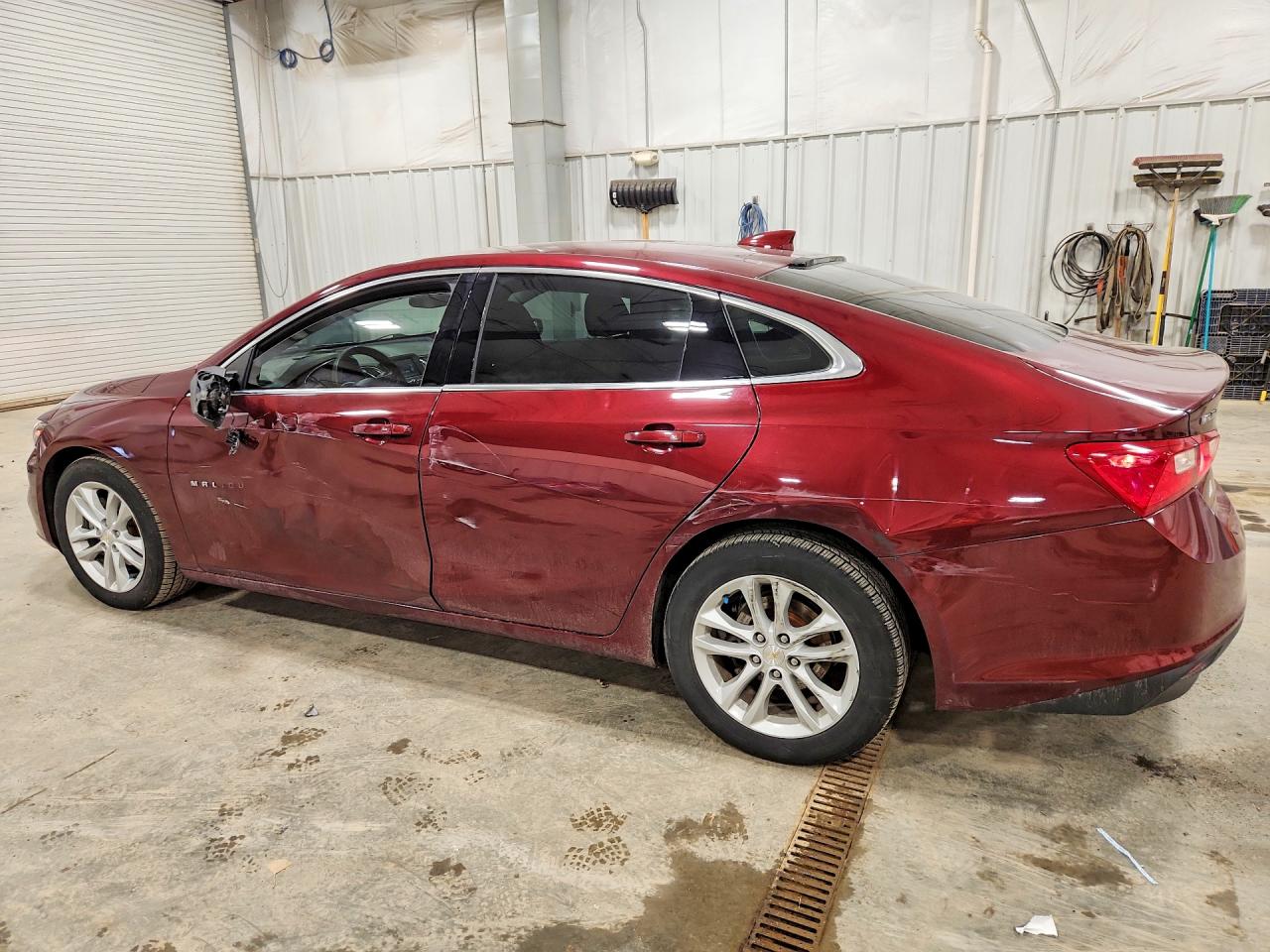 2016 CHEVROLET MALIBU LT photo 2
