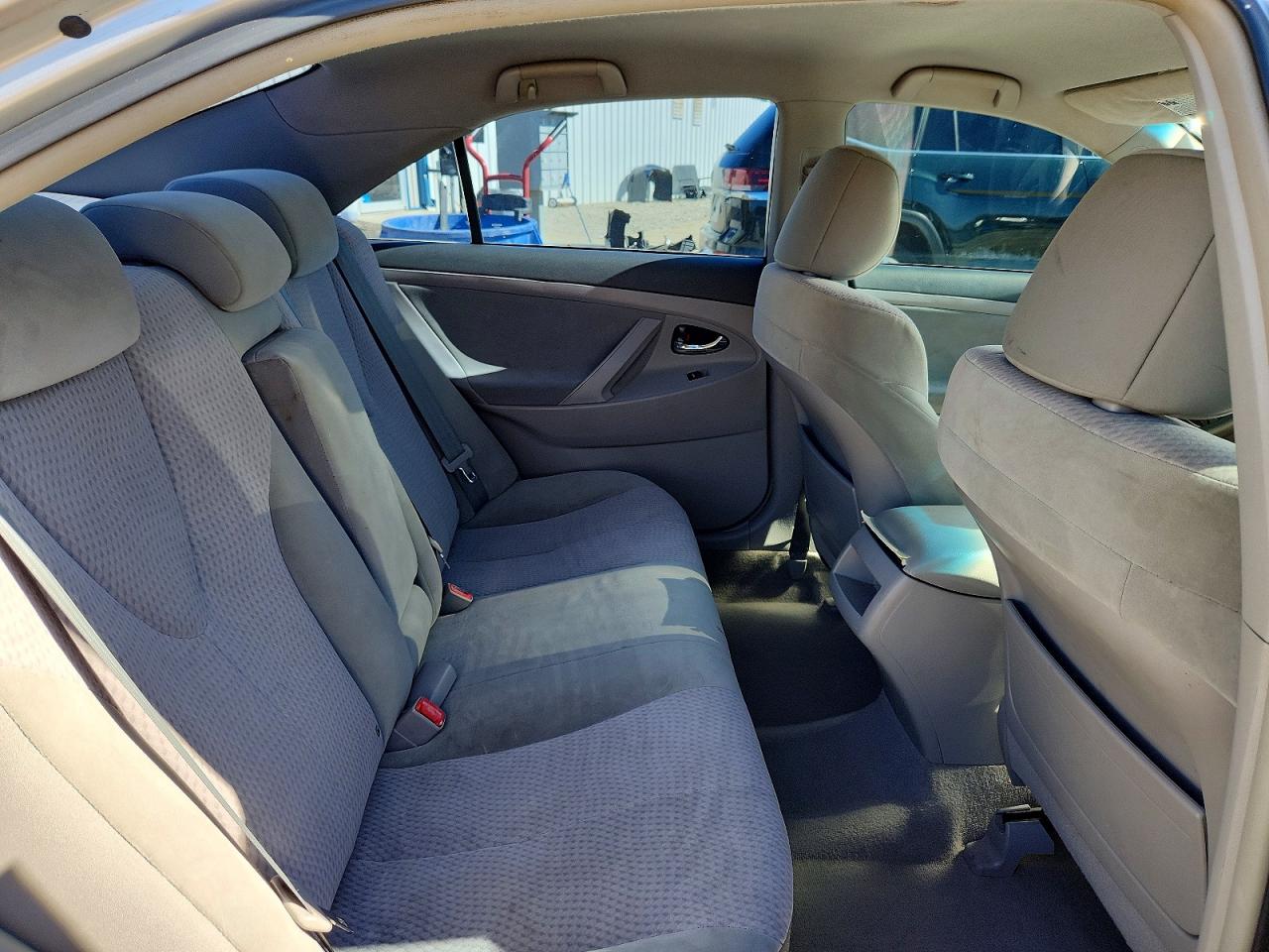 2011 TOYOTA CAMRY LE photo 37