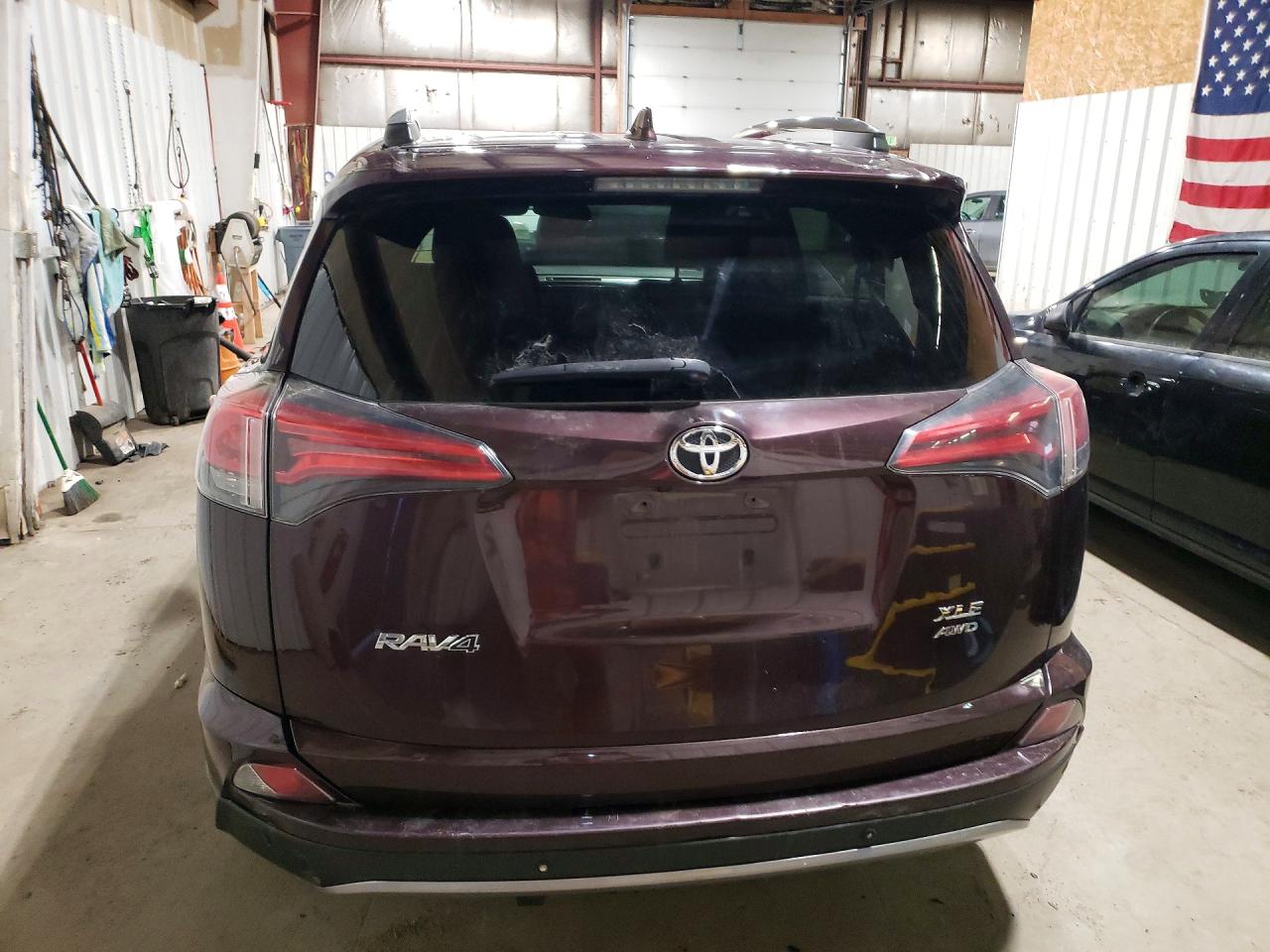 2017 TOYOTA RAV4 XLE photo 16