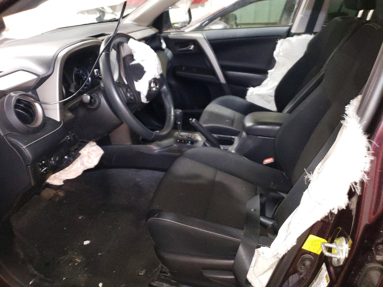2017 TOYOTA RAV4 XLE photo 19