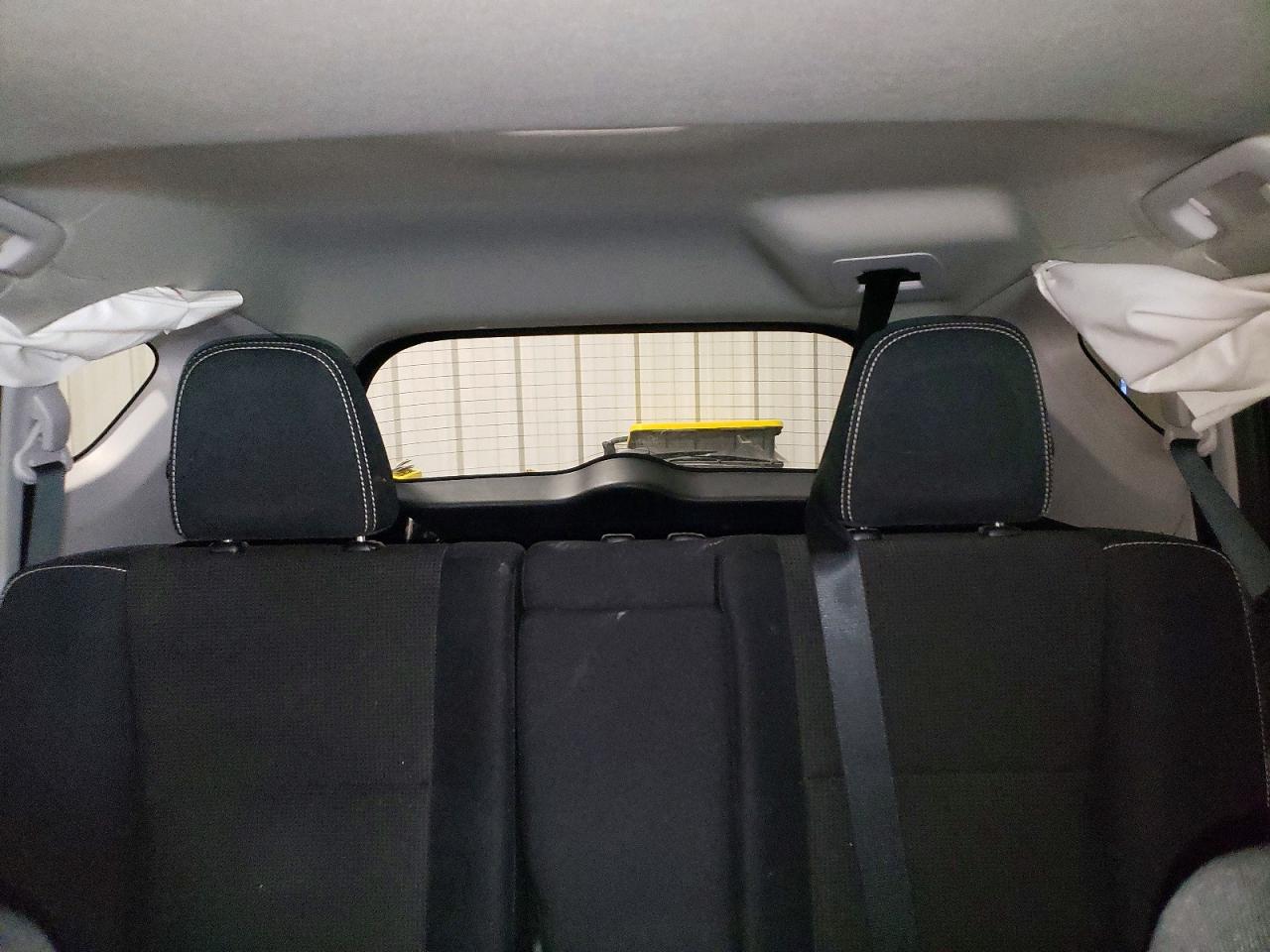 2017 TOYOTA RAV4 XLE photo 28