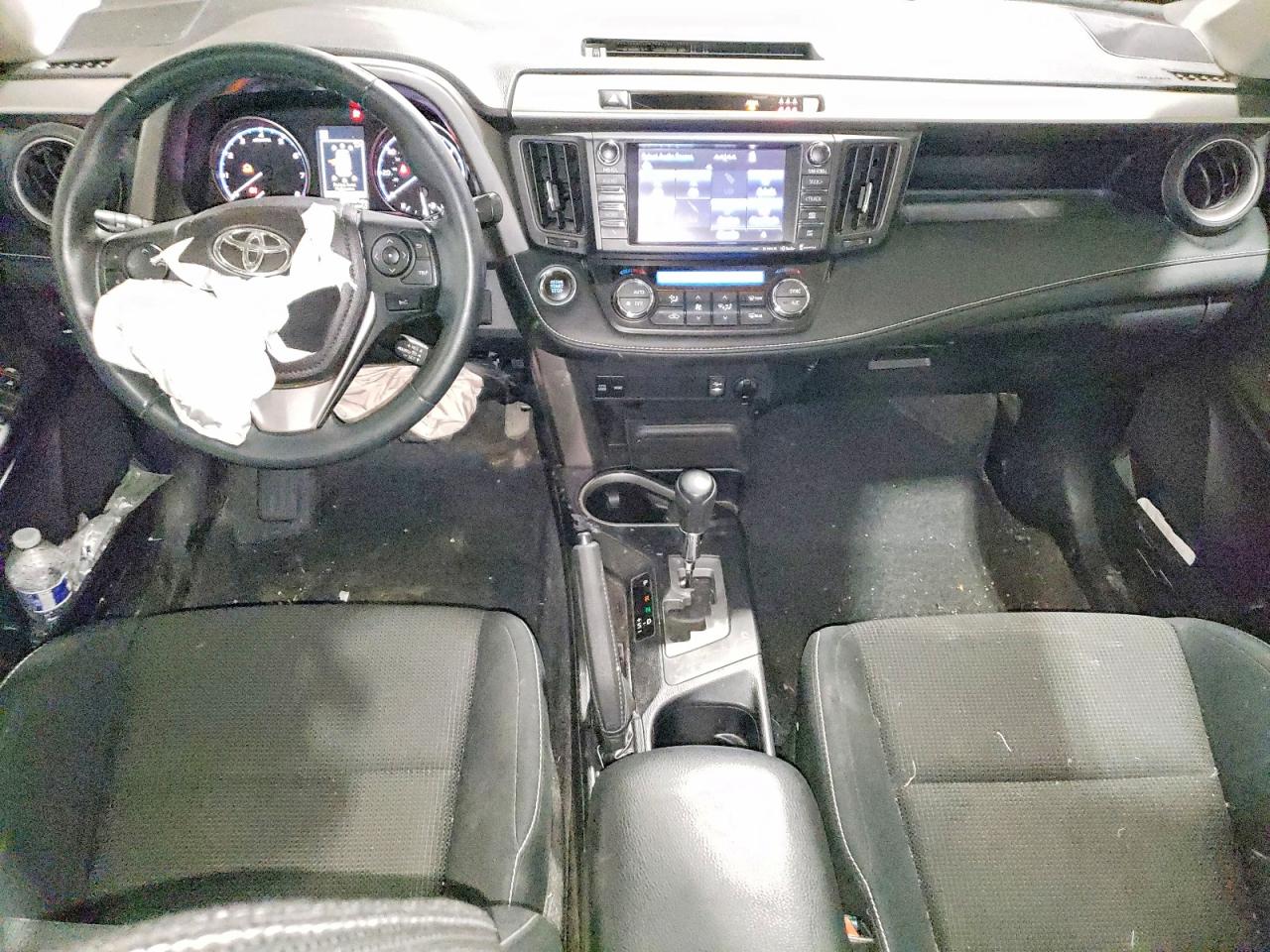 2017 TOYOTA RAV4 XLE photo 22