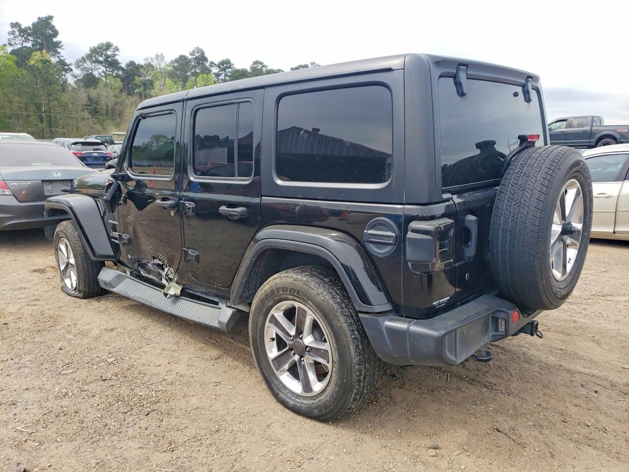 2018 JEEP WRANGLER UNLIMITED SAHARA photo 2