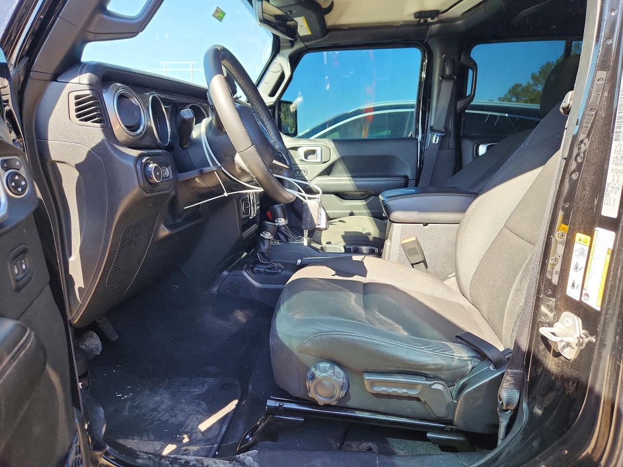 2018 JEEP WRANGLER UNLIMITED SAHARA photo 7