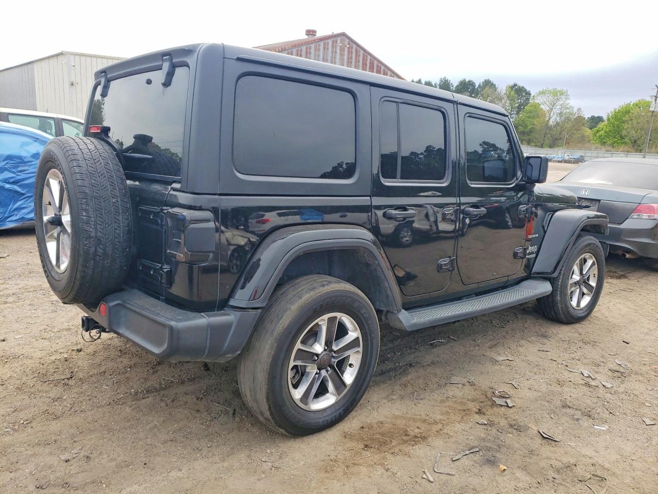 2018 JEEP WRANGLER UNLIMITED SAHARA photo 3