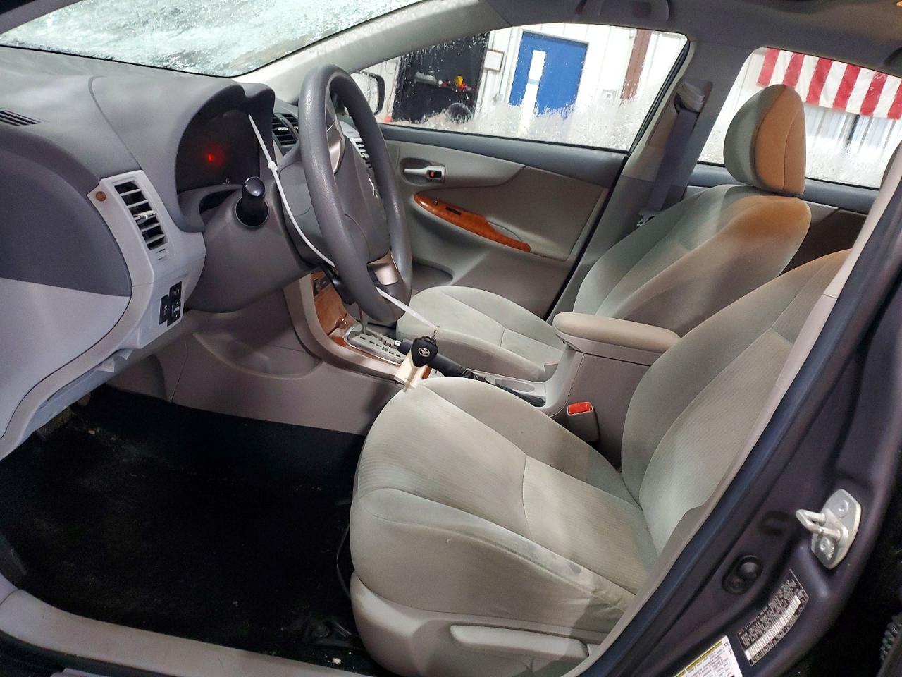 2009 TOYOTA COROLLA XLE photo 13