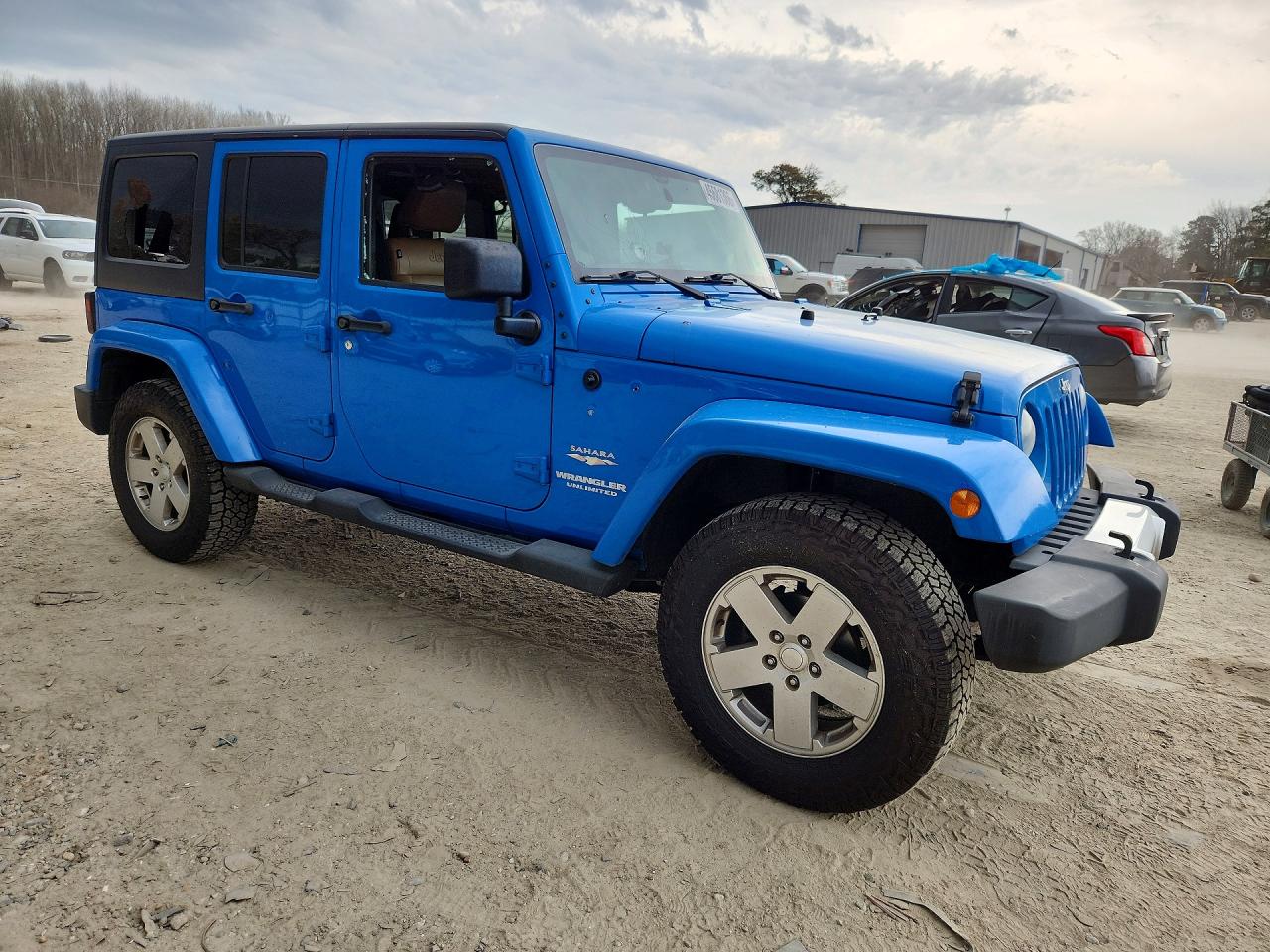 2011 JEEP WRANGLER UNLIMITED SAHARA photo 4