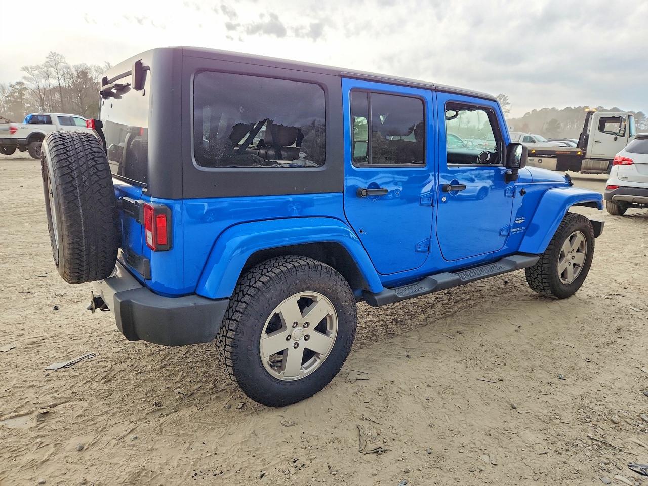 2011 JEEP WRANGLER UNLIMITED SAHARA photo 3