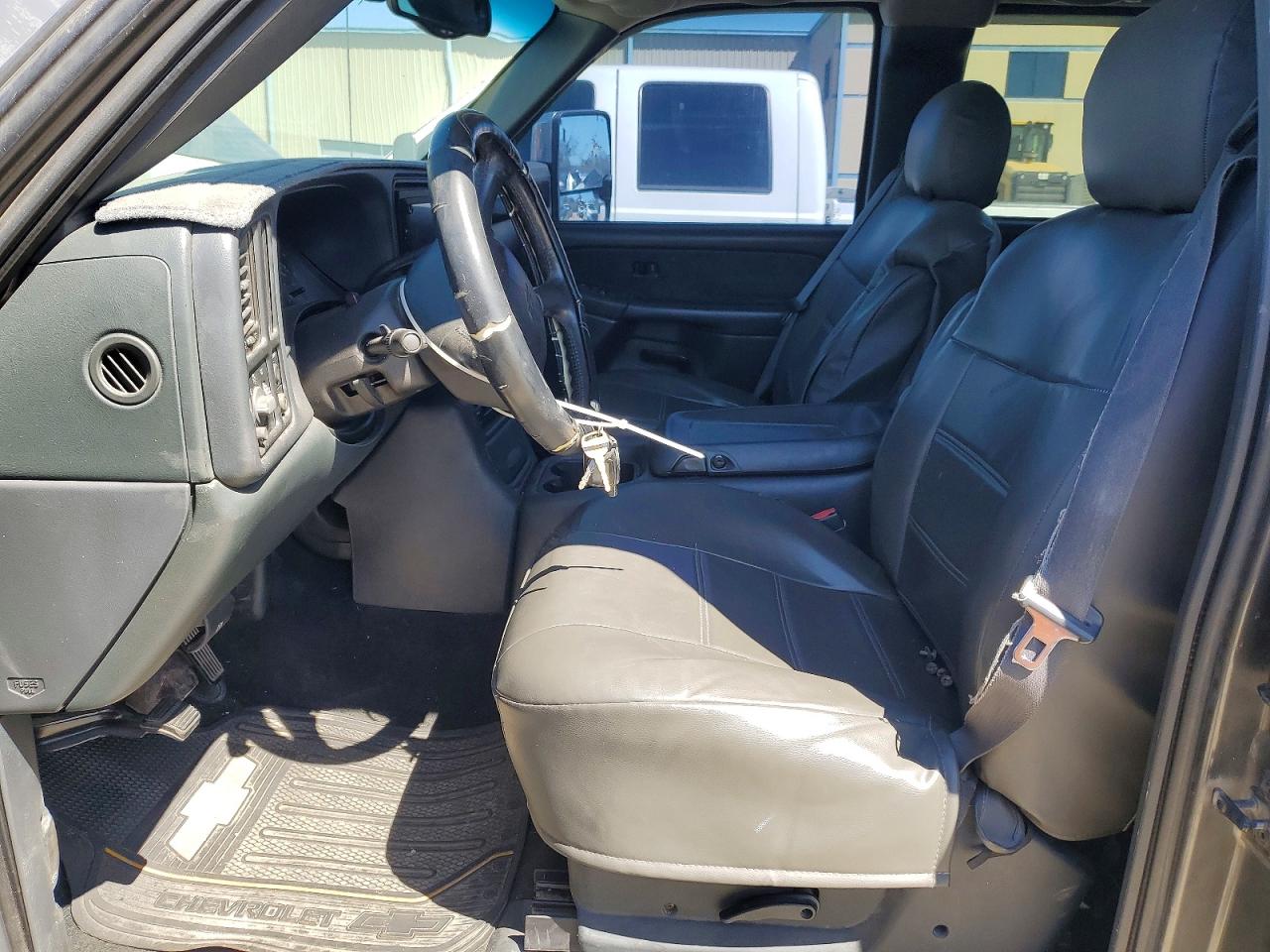 2002 CHEVROLET SILVERADO C1500 photo 13