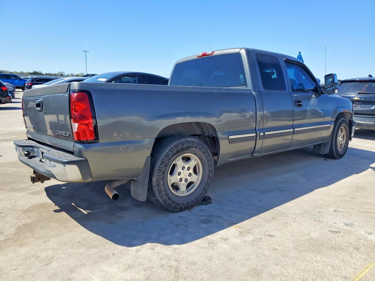 2002 CHEVROLET SILVERADO C1500 photo 5