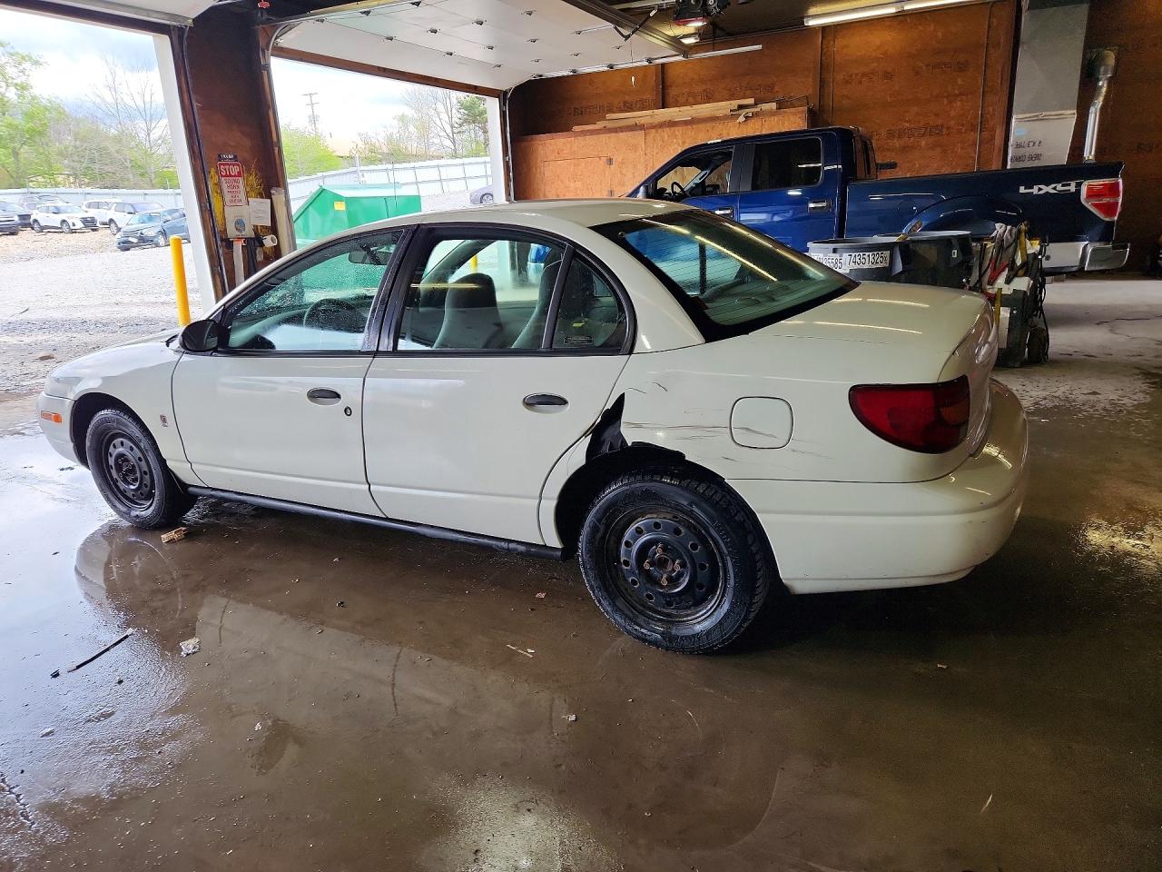 2002 SATURN SL1 photo 3