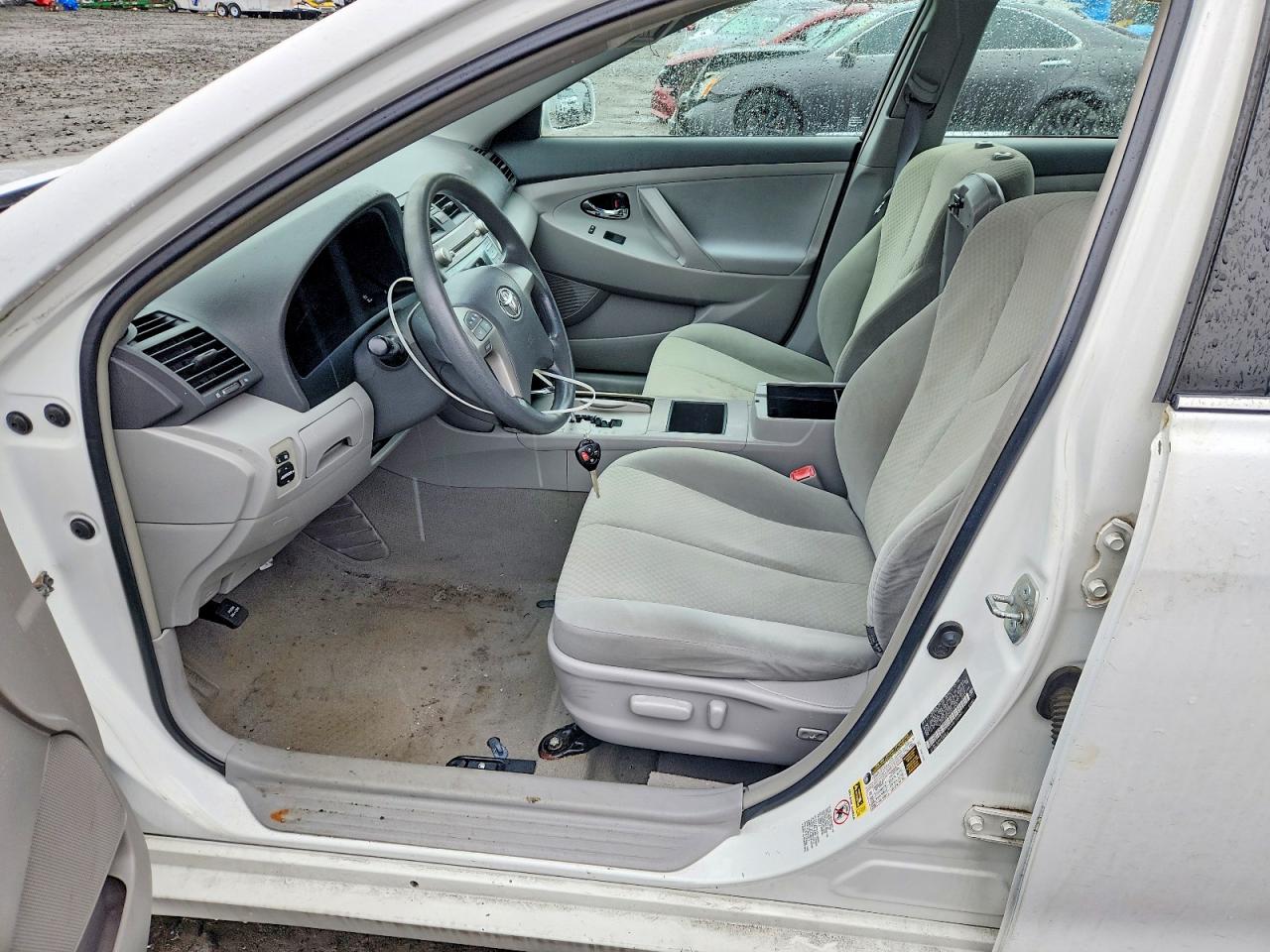 2009 TOYOTA CAMRY LE photo 13