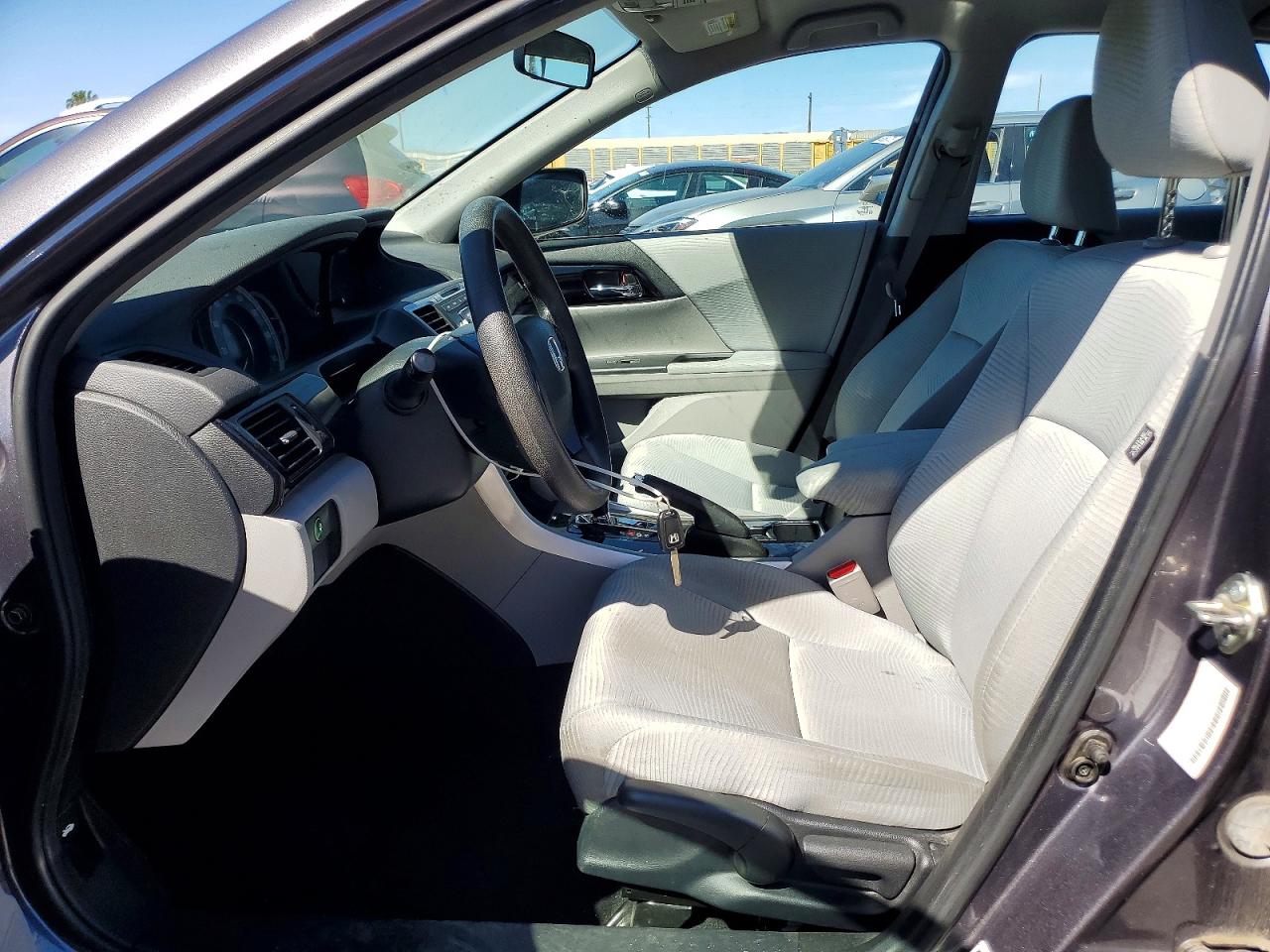 2016 HONDA ACCORD LX photo 13
