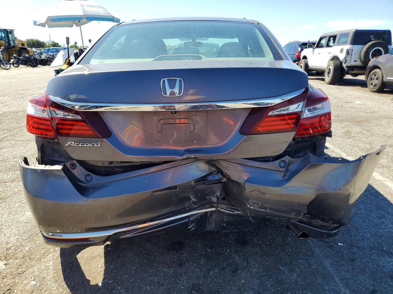 2016 HONDA ACCORD LX photo 11