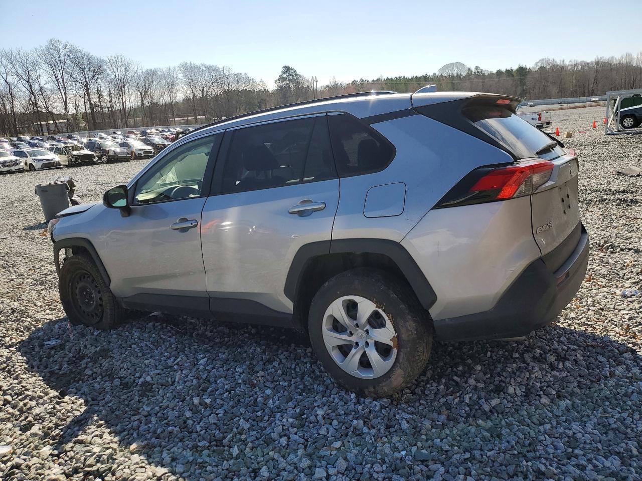 2019 TOYOTA RAV4 LE photo 3