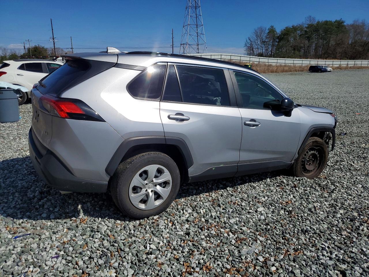 2019 TOYOTA RAV4 LE photo 5