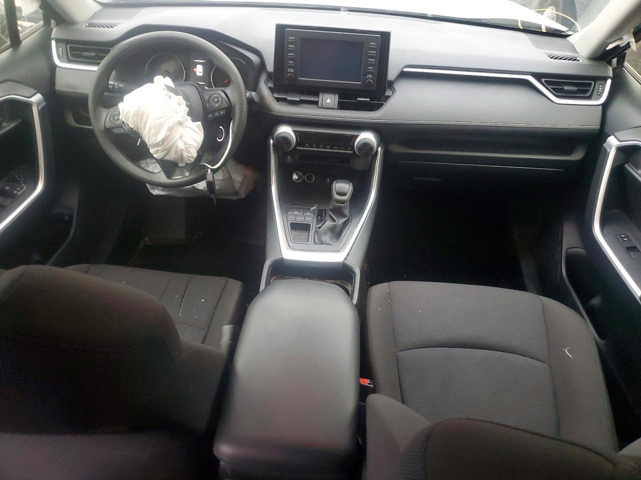2019 TOYOTA RAV4 LE photo 15