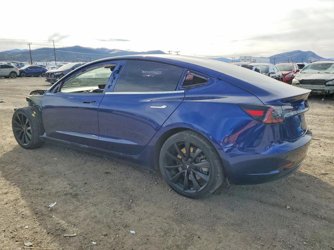 2018 TESLA MODEL 3 photo 4