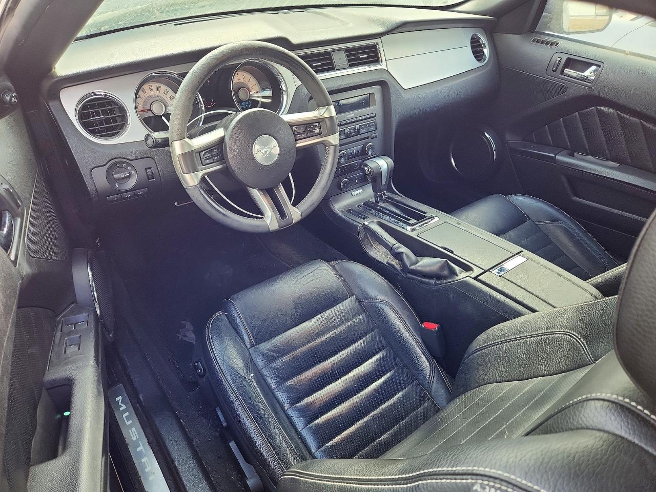 2012 FORD MUSTANG photo 15