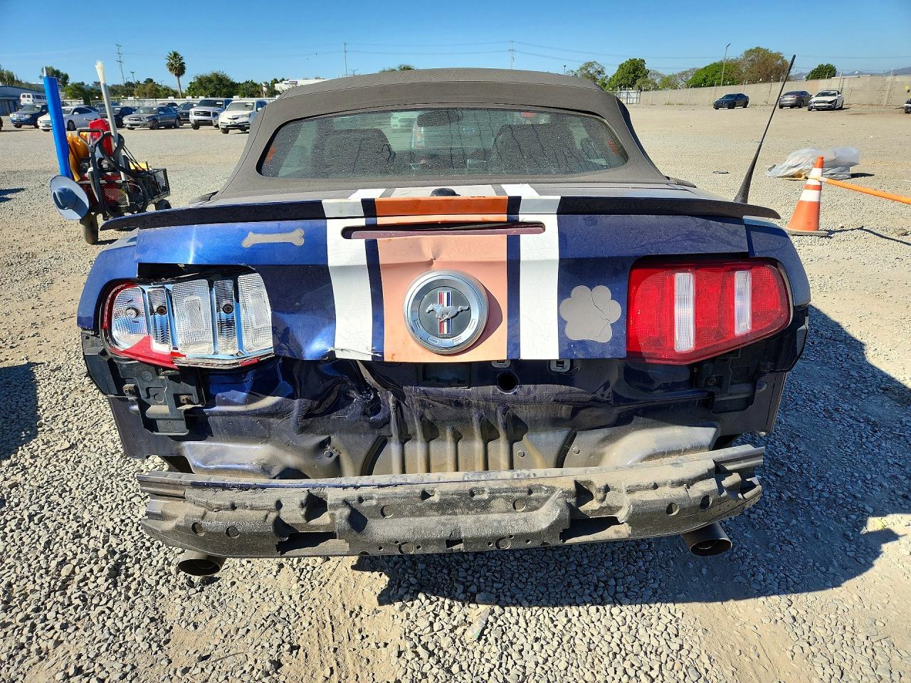 2012 FORD MUSTANG photo 11