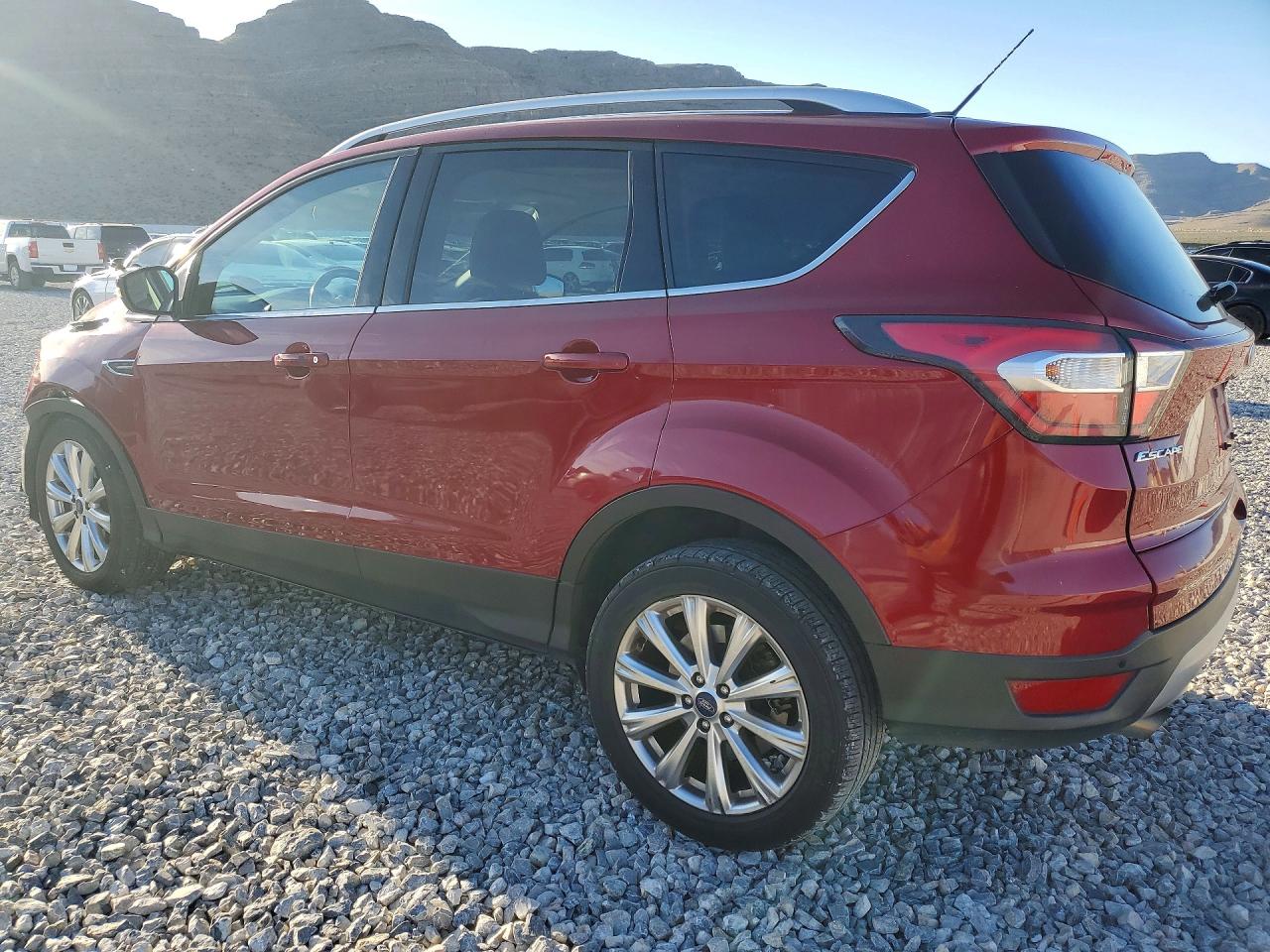 2017 FORD ESCAPE TITANIUM photo 2