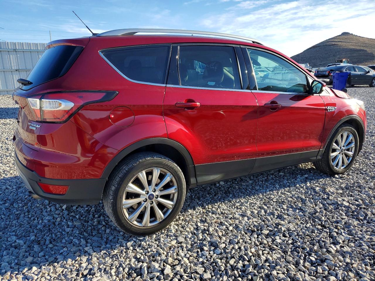 2017 FORD ESCAPE TITANIUM photo 3